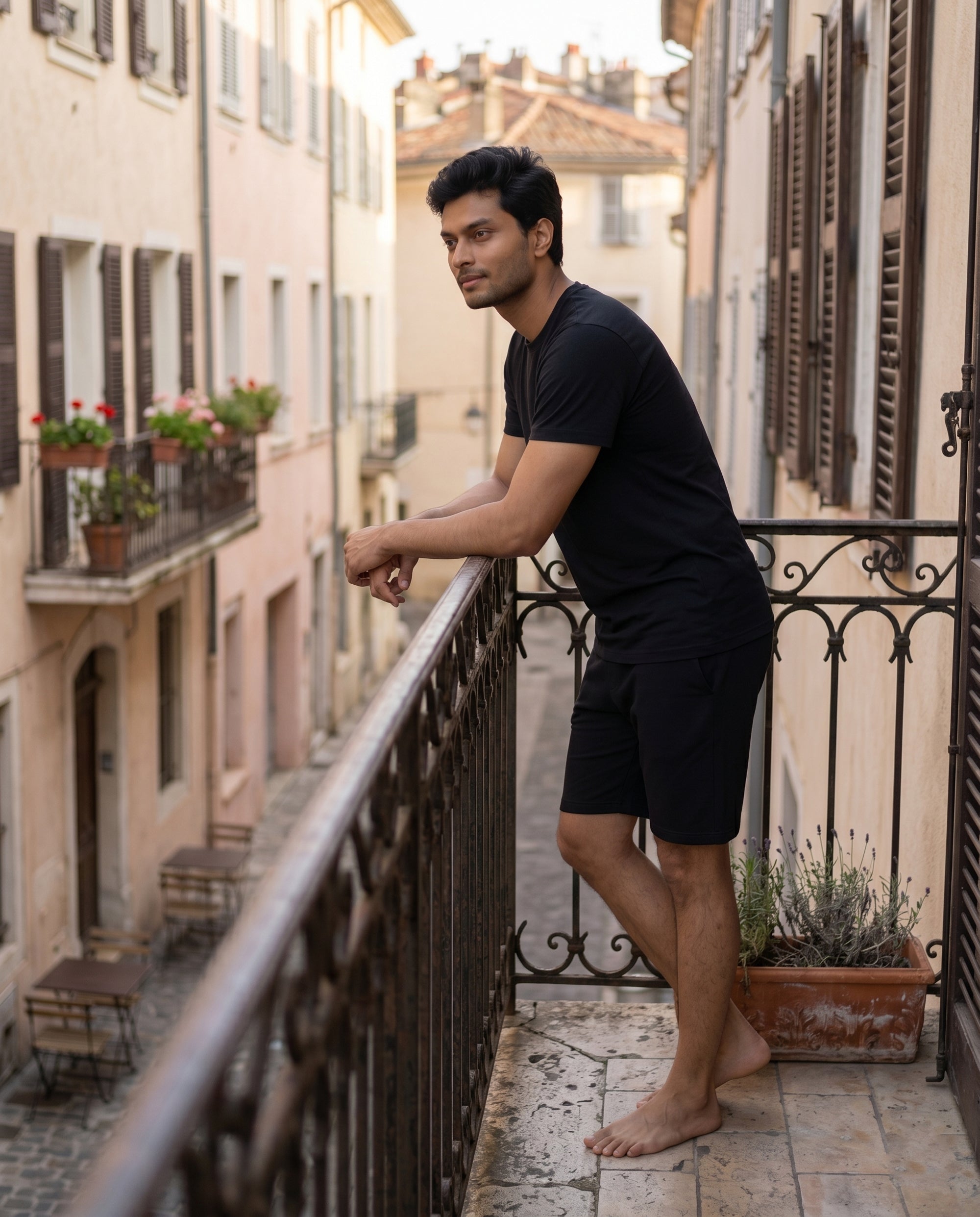 Cosmo T-Shirt + Shorts (True Black)