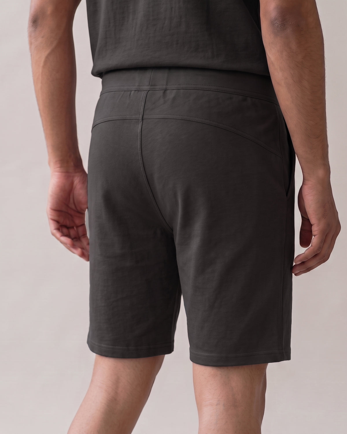 Softsleep charcoal Hushy shorts for men, crafted in bamboo cotton to provide softness and comfort for daily wear.
